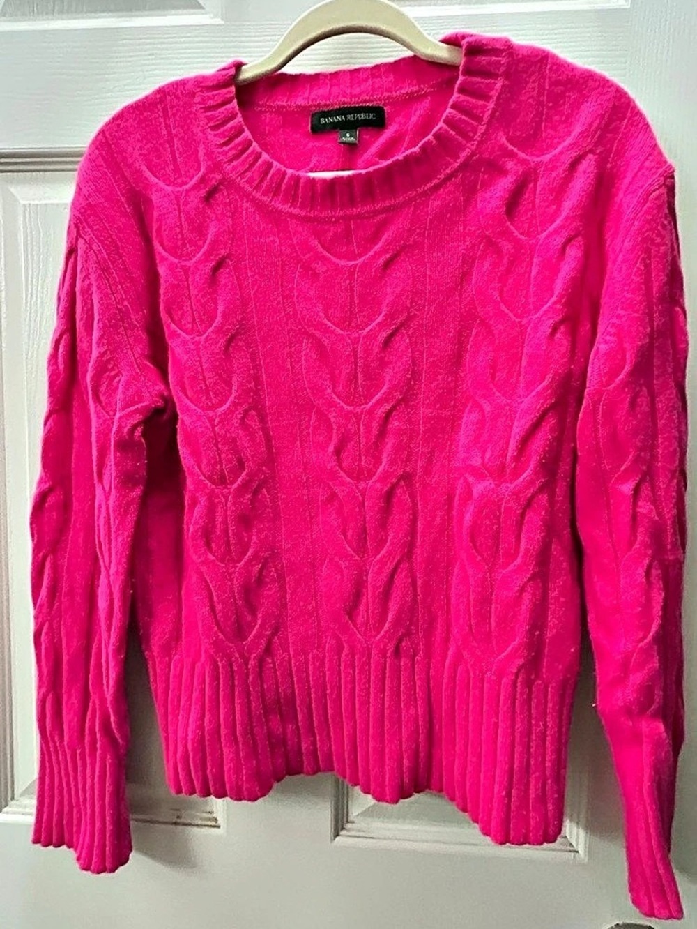 Banana Republic Cable Knit Sweater in Pink Small Like New
